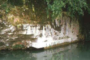 I giganteschi blocchi di travertino di uno dei piloni del Ponte - Ph.  ENZO MAIELLO 2000